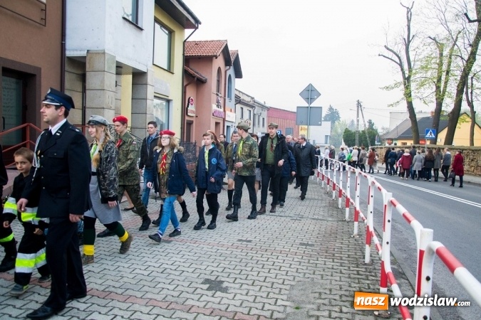 Zdjęcie w galerii na portalu naszwodzislaw.com: Święto Flagi, 96. rocznica wybuchu III Powstania Śląskiego, rocznica uchwalenia Konstytucji 3 Maja oraz Święto św. Floriana. Uroczystości w Rydułtowach wiadomości z regionu