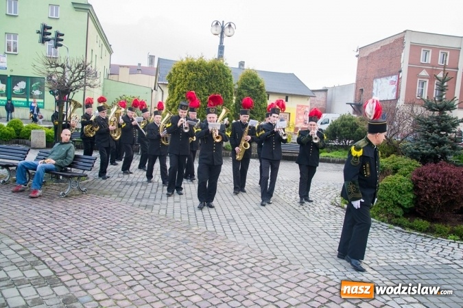 Zdjęcie w galerii na portalu naszwodzislaw.com: Święto Flagi, 96. rocznica wybuchu III Powstania Śląskiego, rocznica uchwalenia Konstytucji 3 Maja oraz Święto św. Floriana. Uroczystości w Rydułtowach wiadomości z regionu