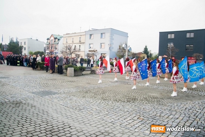 Zdjęcie w galerii na portalu naszwodzislaw.com: Święto Flagi, 96. rocznica wybuchu III Powstania Śląskiego, rocznica uchwalenia Konstytucji 3 Maja oraz Święto św. Floriana. Uroczystości w Rydułtowach wiadomości z regionu