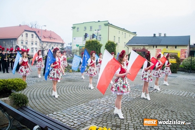 Zdjęcie w galerii na portalu naszwodzislaw.com: Święto Flagi, 96. rocznica wybuchu III Powstania Śląskiego, rocznica uchwalenia Konstytucji 3 Maja oraz Święto św. Floriana. Uroczystości w Rydułtowach wiadomości z regionu