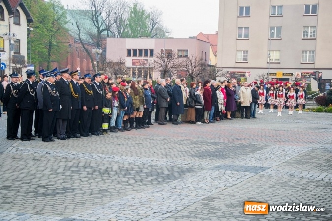 Zdjęcie w galerii na portalu naszwodzislaw.com: Święto Flagi, 96. rocznica wybuchu III Powstania Śląskiego, rocznica uchwalenia Konstytucji 3 Maja oraz Święto św. Floriana. Uroczystości w Rydułtowach wiadomości z regionu