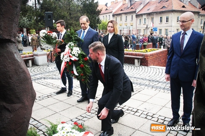 Zdjęcie w galerii na portalu naszwodzislaw.com: Święto Konstytucji 3 Maja. Obchody w Wodzisławiu Śląskim wiadomości z regionu