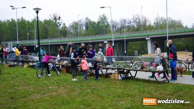 Zdjęcie w galerii na portalu naszwodzislaw.com: Pokaz zwierząt w Rodzinnym Parku Rozrywki wiadomości z regionu