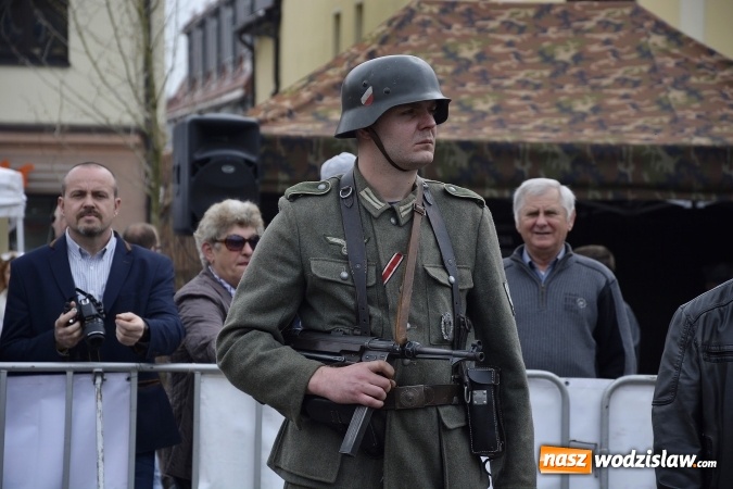 Zdjęcie w galerii na portalu naszwodzislaw.com: 7. Piknik Historyczno-Militarny. FOTORELACJA wiadomości z regionu
