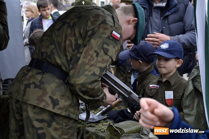 Zdjęcie w galerii na portalu naszwodzislaw.com: 7. Piknik Historyczno-Militarny. FOTORELACJA wiadomości z regionu