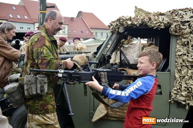 Zdjęcie w galerii na portalu naszwodzislaw.com: 7. Piknik Historyczno-Militarny. FOTORELACJA wiadomości z regionu