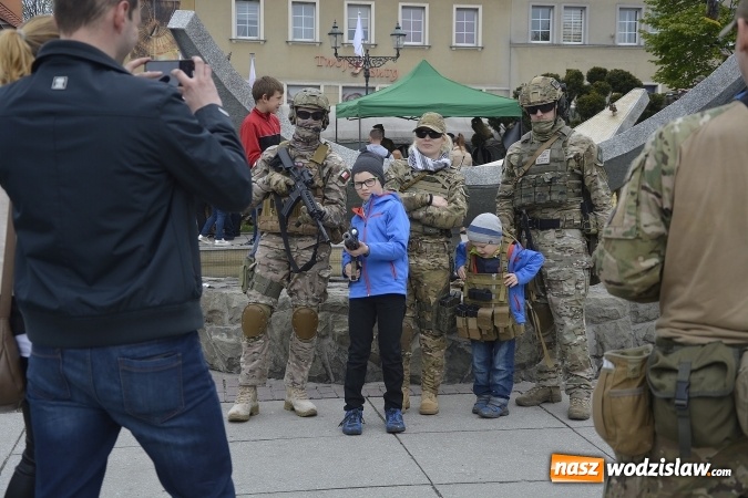 Zdjęcie w galerii na portalu naszwodzislaw.com: 7. Piknik Historyczno-Militarny. FOTORELACJA wiadomości z regionu