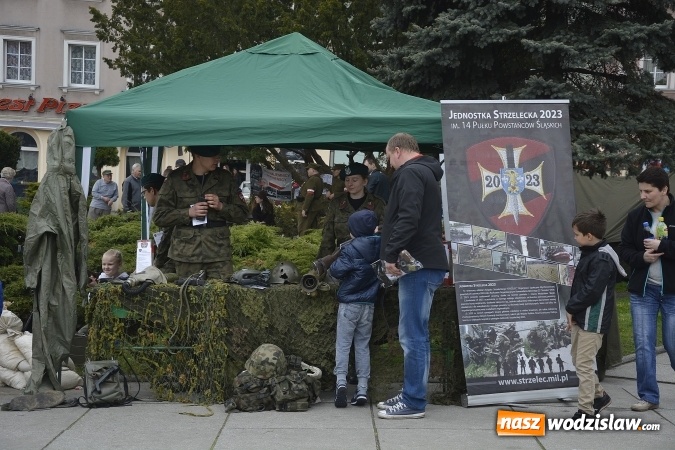 Zdjęcie w galerii na portalu naszwodzislaw.com: 7. Piknik Historyczno-Militarny. FOTORELACJA wiadomości z regionu