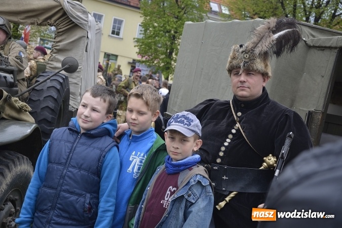 Zdjęcie w galerii na portalu naszwodzislaw.com: 7. Piknik Historyczno-Militarny. FOTORELACJA wiadomości z regionu