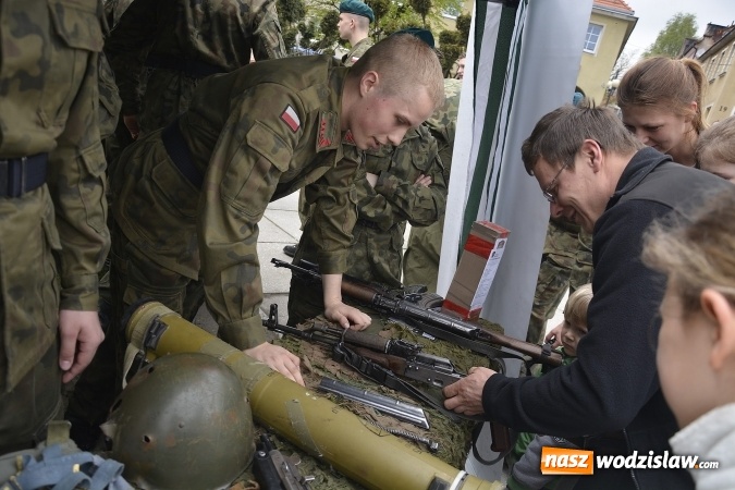 Zdjęcie w galerii na portalu naszwodzislaw.com: 7. Piknik Historyczno-Militarny. FOTORELACJA wiadomości z regionu