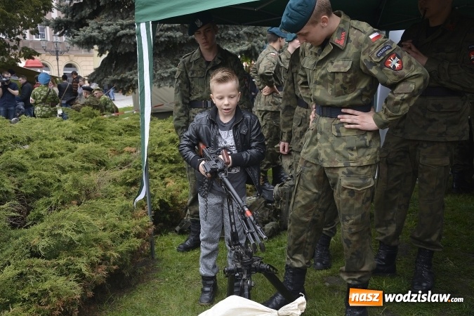 Zdjęcie w galerii na portalu naszwodzislaw.com: 7. Piknik Historyczno-Militarny. FOTORELACJA wiadomości z regionu