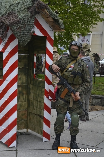 Zdjęcie w galerii na portalu naszwodzislaw.com: 7. Piknik Historyczno-Militarny. FOTORELACJA wiadomości z regionu