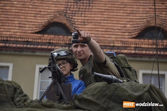 Zdjęcie w galerii na portalu naszwodzislaw.com: 7. Piknik Historyczno-Militarny. FOTORELACJA wiadomości z regionu