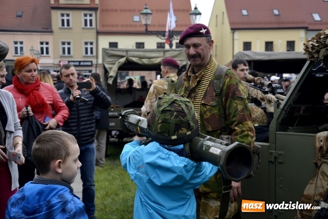 Zdjęcie w galerii na portalu naszwodzislaw.com: 7. Piknik Historyczno-Militarny. FOTORELACJA wiadomości z regionu