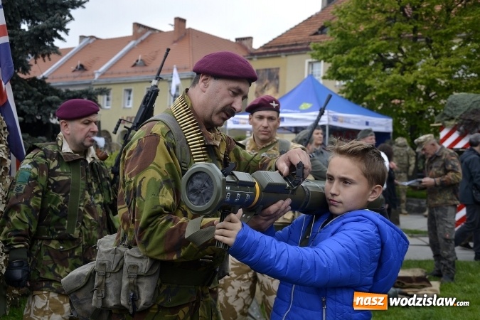 Zdjęcie w galerii na portalu naszwodzislaw.com: 7. Piknik Historyczno-Militarny. FOTORELACJA wiadomości z regionu