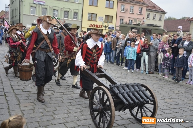 Zdjęcie w galerii na portalu naszwodzislaw.com: 7. Piknik Historyczno-Militarny. FOTORELACJA wiadomości z regionu