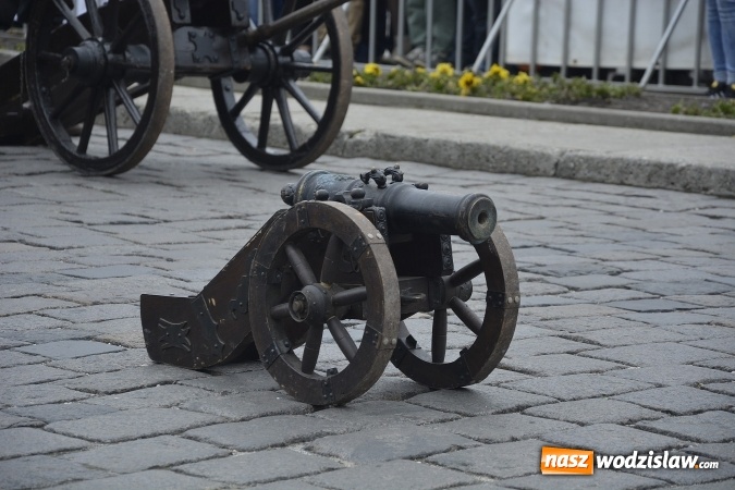 Zdjęcie w galerii na portalu naszwodzislaw.com: 7. Piknik Historyczno-Militarny. FOTORELACJA wiadomości z regionu