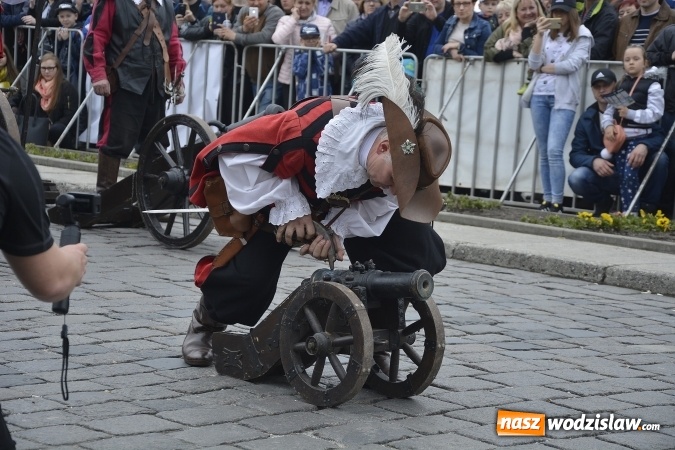 Zdjęcie w galerii na portalu naszwodzislaw.com: 7. Piknik Historyczno-Militarny. FOTORELACJA wiadomości z regionu