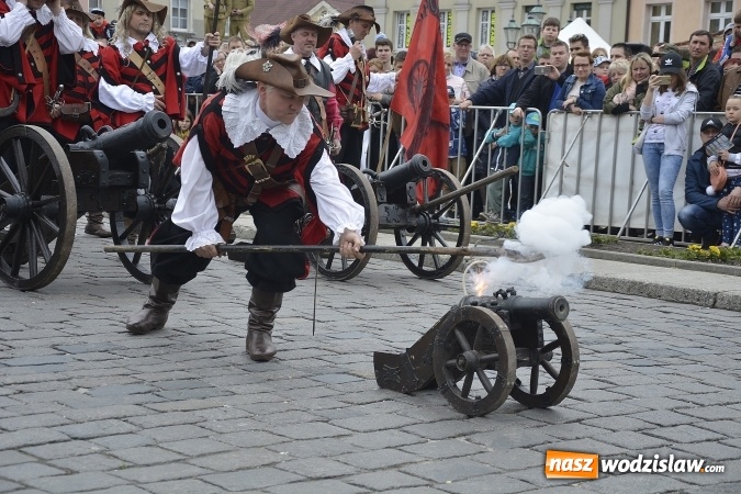 Zdjęcie w galerii na portalu naszwodzislaw.com: 7. Piknik Historyczno-Militarny. FOTORELACJA wiadomości z regionu