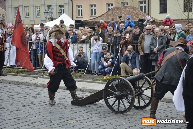 Zdjęcie w galerii na portalu naszwodzislaw.com: 7. Piknik Historyczno-Militarny. FOTORELACJA wiadomości z regionu