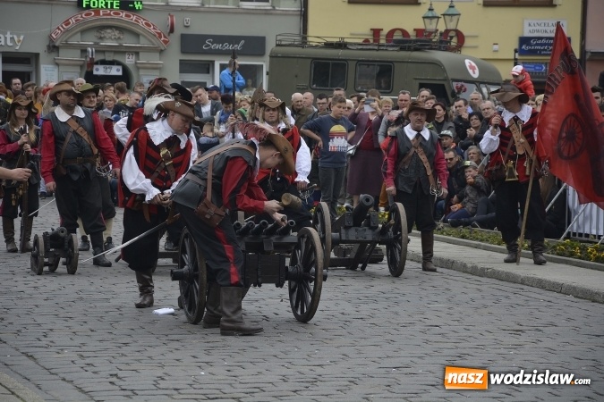 Zdjęcie w galerii na portalu naszwodzislaw.com: 7. Piknik Historyczno-Militarny. FOTORELACJA wiadomości z regionu