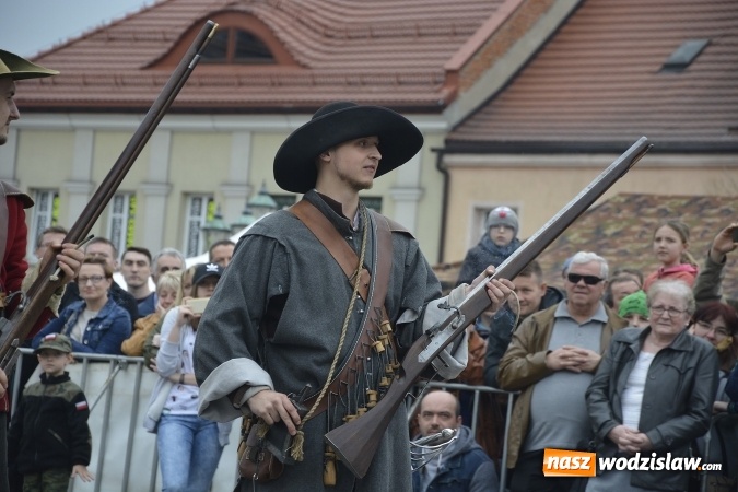 Zdjęcie w galerii na portalu naszwodzislaw.com: 7. Piknik Historyczno-Militarny. FOTORELACJA wiadomości z regionu