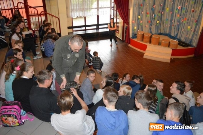 Zdjęcie w galerii na portalu naszwodzislaw.com: Gady w SP 28 i G3, czyli żywa lekcja biologii wiadomości z regionu