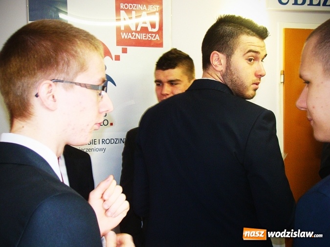 Zdjęcie w galerii na portalu naszwodzislaw.com: Kolejny dzień zmagań maturzystów. Tym razem czas na matematykę  wiadomości z regionu