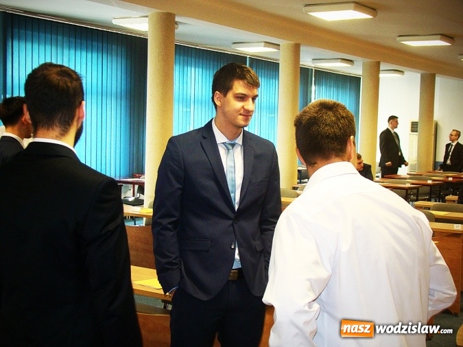 Zdjęcie w galerii na portalu naszwodzislaw.com: Kolejny dzień zmagań maturzystów. Tym razem czas na matematykę  wiadomości z regionu