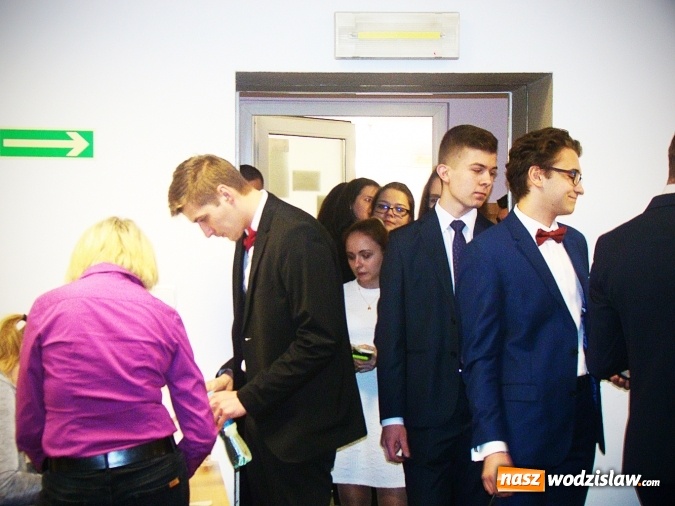 Zdjęcie w galerii na portalu naszwodzislaw.com: Kolejny dzień zmagań maturzystów. Tym razem czas na matematykę  wiadomości z regionu
