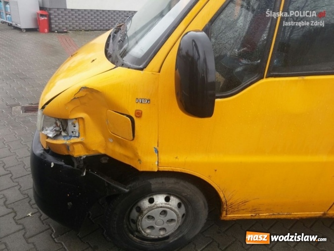 Zdjęcie w galerii na portalu naszwodzislaw.com: Czołowe zderzenie ciężar&oacute;wki z osob&oacute;wką. Wypadek spowodował mieszkaniec Turzy Śląskiej wiadomości z regionu
