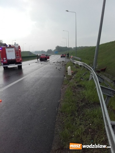 Zdjęcie w galerii na portalu naszwodzislaw.com: Mszana: rozbity jaguar zablokował autostradę  wiadomości z regionu