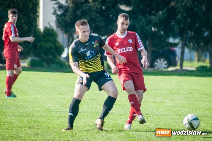 Zdjęcie w galerii na portalu naszwodzislaw.com: Nieudane dośrodkowanie zmieniło się w gola. Przyszłość lepsza od Krzyżanowic wiadomości z regionu