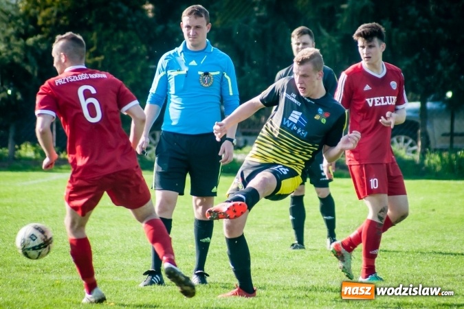 Zdjęcie w galerii na portalu naszwodzislaw.com: Nieudane dośrodkowanie zmieniło się w gola. Przyszłość lepsza od Krzyżanowic wiadomości z regionu