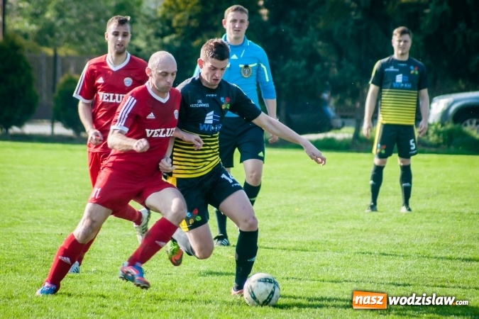Zdjęcie w galerii na portalu naszwodzislaw.com: Nieudane dośrodkowanie zmieniło się w gola. Przyszłość lepsza od Krzyżanowic wiadomości z regionu