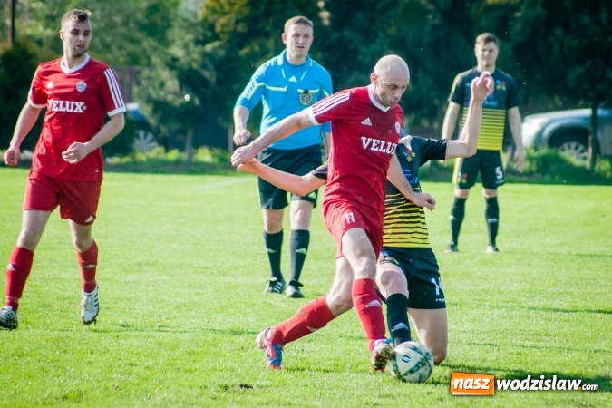 Zdjęcie w galerii na portalu naszwodzislaw.com: Nieudane dośrodkowanie zmieniło się w gola. Przyszłość lepsza od Krzyżanowic wiadomości z regionu