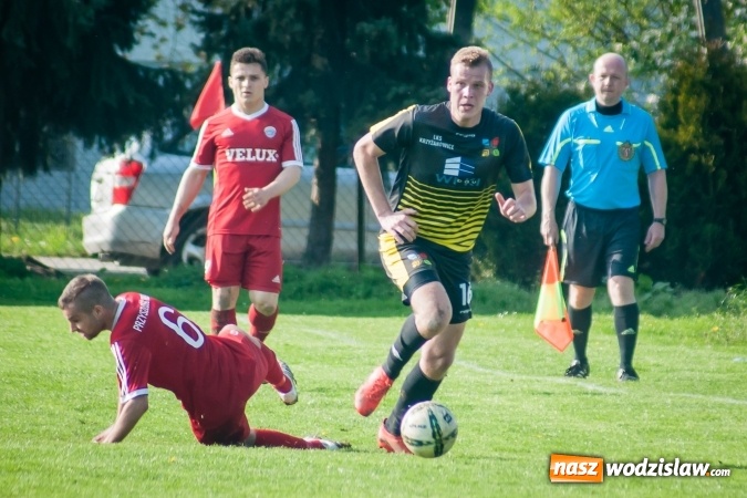 Zdjęcie w galerii na portalu naszwodzislaw.com: Nieudane dośrodkowanie zmieniło się w gola. Przyszłość lepsza od Krzyżanowic wiadomości z regionu