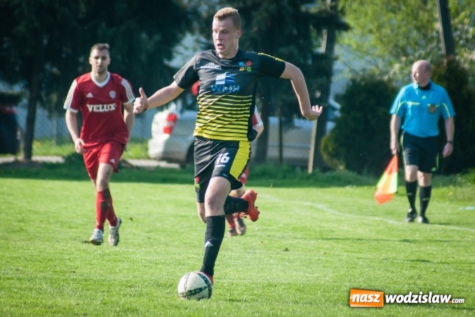 Zdjęcie w galerii na portalu naszwodzislaw.com: Nieudane dośrodkowanie zmieniło się w gola. Przyszłość lepsza od Krzyżanowic wiadomości z regionu