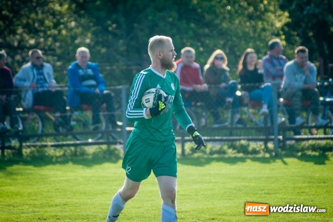 Zdjęcie w galerii na portalu naszwodzislaw.com: Nieudane dośrodkowanie zmieniło się w gola. Przyszłość lepsza od Krzyżanowic wiadomości z regionu