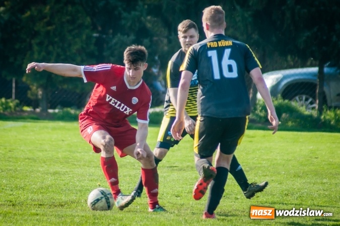 Zdjęcie w galerii na portalu naszwodzislaw.com: Nieudane dośrodkowanie zmieniło się w gola. Przyszłość lepsza od Krzyżanowic wiadomości z regionu