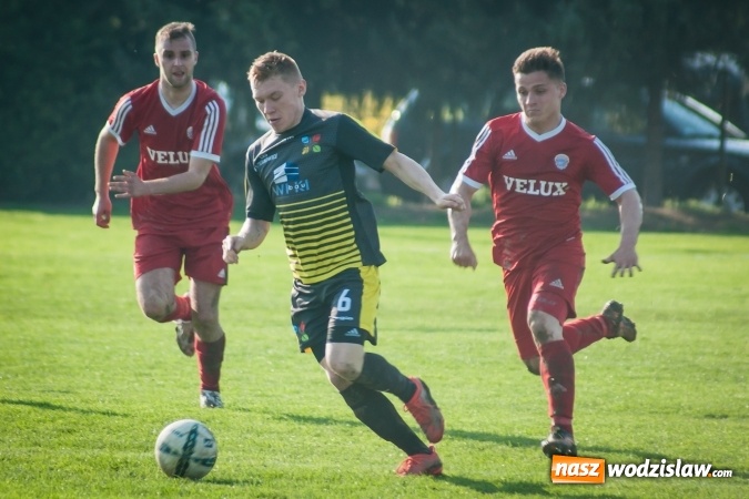 Zdjęcie w galerii na portalu naszwodzislaw.com: Nieudane dośrodkowanie zmieniło się w gola. Przyszłość lepsza od Krzyżanowic wiadomości z regionu