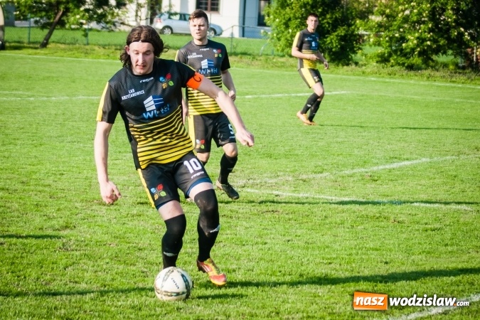 Zdjęcie w galerii na portalu naszwodzislaw.com: Nieudane dośrodkowanie zmieniło się w gola. Przyszłość lepsza od Krzyżanowic wiadomości z regionu