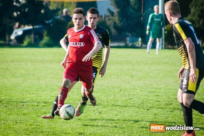 Zdjęcie w galerii na portalu naszwodzislaw.com: Nieudane dośrodkowanie zmieniło się w gola. Przyszłość lepsza od Krzyżanowic wiadomości z regionu