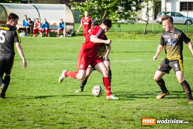 Zdjęcie w galerii na portalu naszwodzislaw.com: Nieudane dośrodkowanie zmieniło się w gola. Przyszłość lepsza od Krzyżanowic wiadomości z regionu