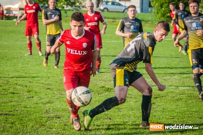 Zdjęcie w galerii na portalu naszwodzislaw.com: Nieudane dośrodkowanie zmieniło się w gola. Przyszłość lepsza od Krzyżanowic wiadomości z regionu