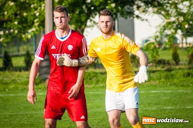 Zdjęcie w galerii na portalu naszwodzislaw.com: Nieudane dośrodkowanie zmieniło się w gola. Przyszłość lepsza od Krzyżanowic wiadomości z regionu