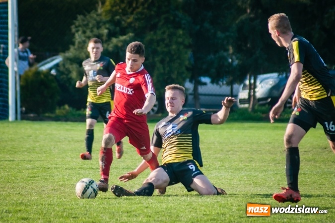 Zdjęcie w galerii na portalu naszwodzislaw.com: Nieudane dośrodkowanie zmieniło się w gola. Przyszłość lepsza od Krzyżanowic wiadomości z regionu