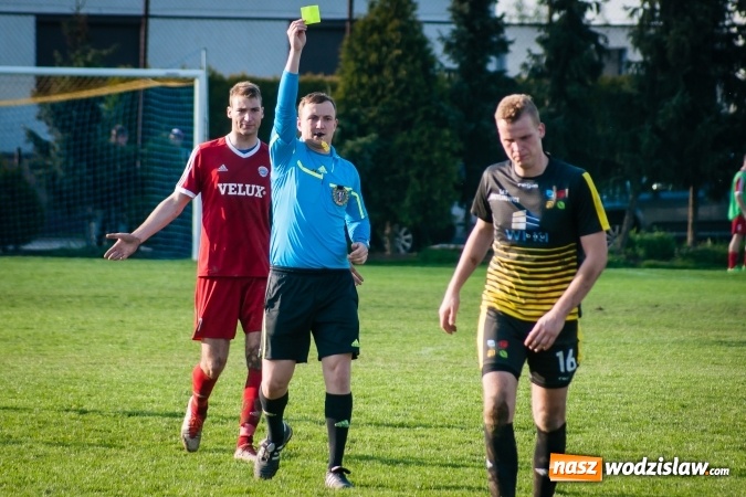 Zdjęcie w galerii na portalu naszwodzislaw.com: Nieudane dośrodkowanie zmieniło się w gola. Przyszłość lepsza od Krzyżanowic wiadomości z regionu