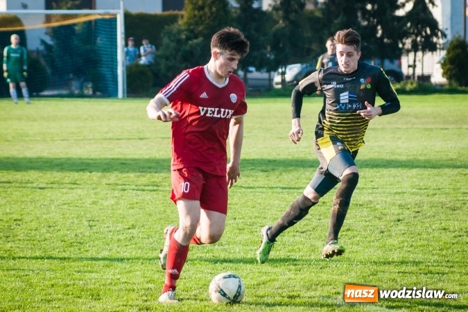 Zdjęcie w galerii na portalu naszwodzislaw.com: Nieudane dośrodkowanie zmieniło się w gola. Przyszłość lepsza od Krzyżanowic wiadomości z regionu