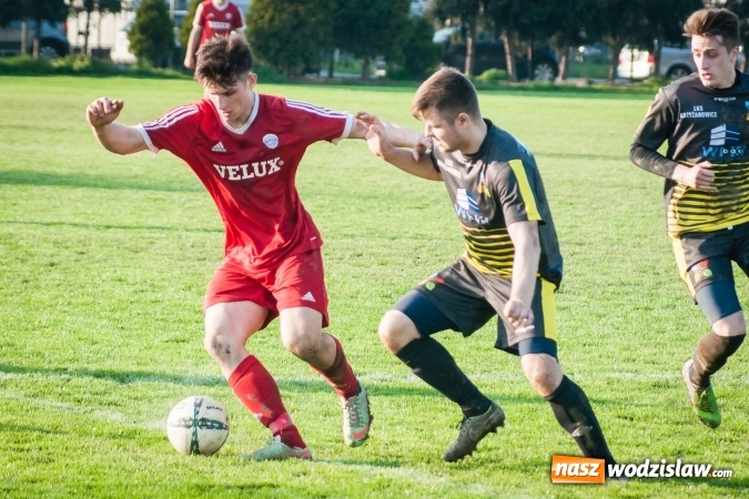 Zdjęcie w galerii na portalu naszwodzislaw.com: Nieudane dośrodkowanie zmieniło się w gola. Przyszłość lepsza od Krzyżanowic wiadomości z regionu